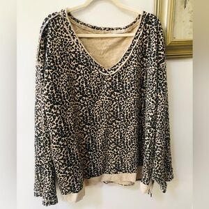Leopard Patterned Rustic Looking Reversible Loose Fitting Top